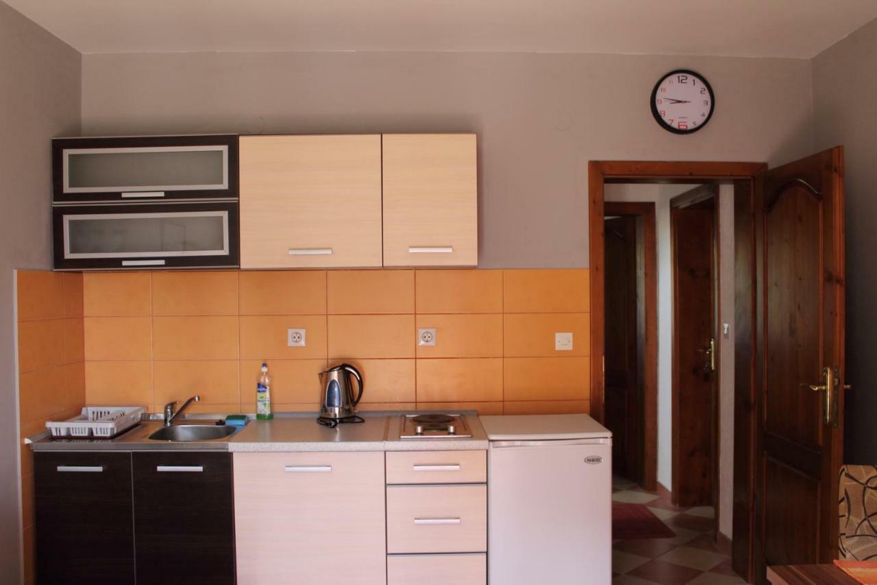 Apartments Papan Petrovac na moru Exterior foto